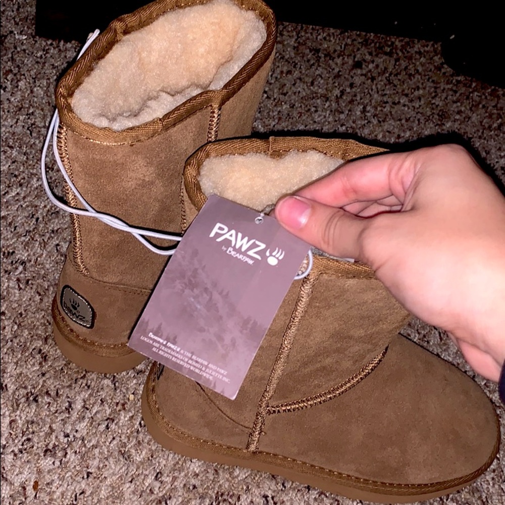 NWT BEARPAW BOOTS